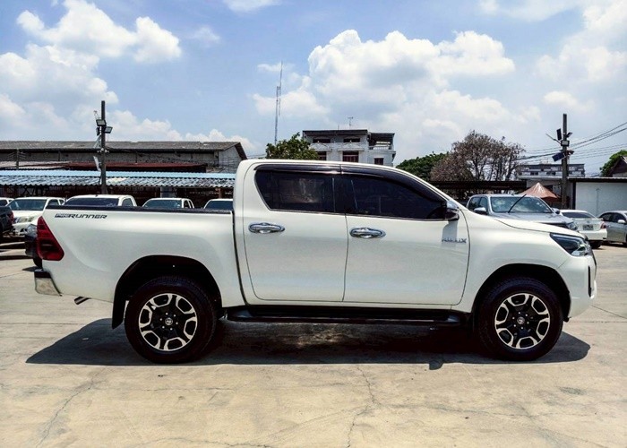 Used 12
                    TOYOTA
                     for Sale Image