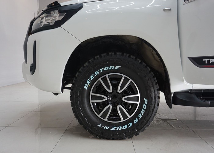 Used 5
                    TOYOTA
                     for Sale Image