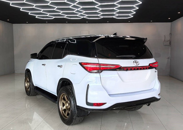 Used 7
                    TOYOTA
                     for Sale Image