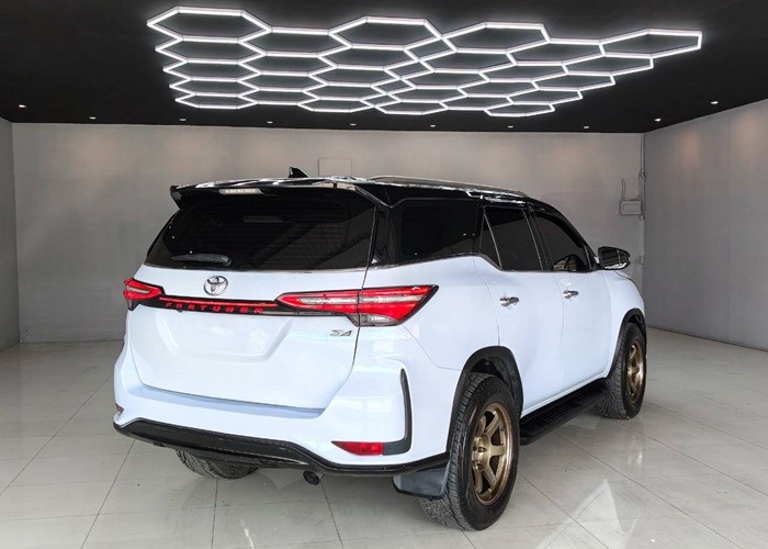Used 7
                    TOYOTA
                     for Sale Image