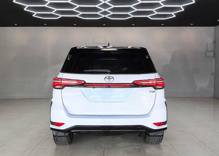 Used 7
                    TOYOTA
                     for Sale Image