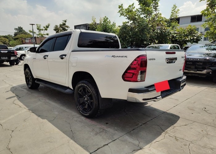 Used 12
                    TOYOTA
                     for Sale Image