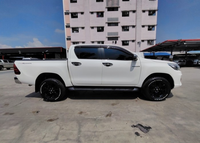 Used 12
                    TOYOTA
                     for Sale Image