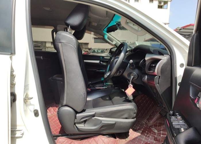 Used 12
                    TOYOTA
                     for Sale Image