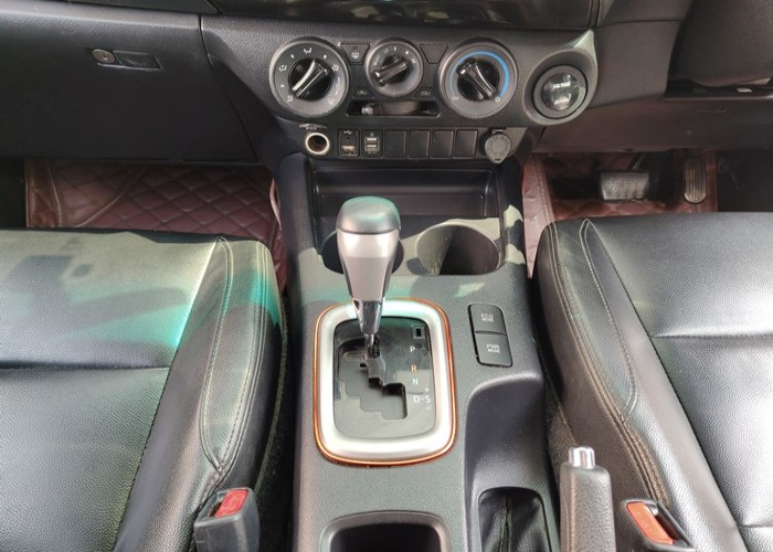 Used 12
                    TOYOTA
                     for Sale Image