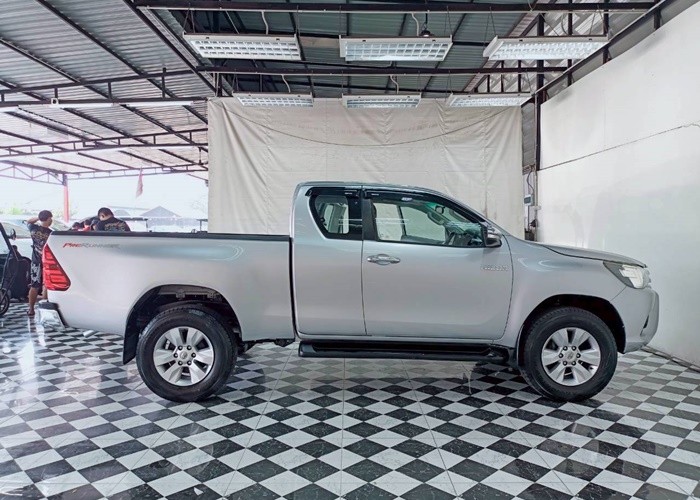 Used 12
                    TOYOTA
                     for Sale Image