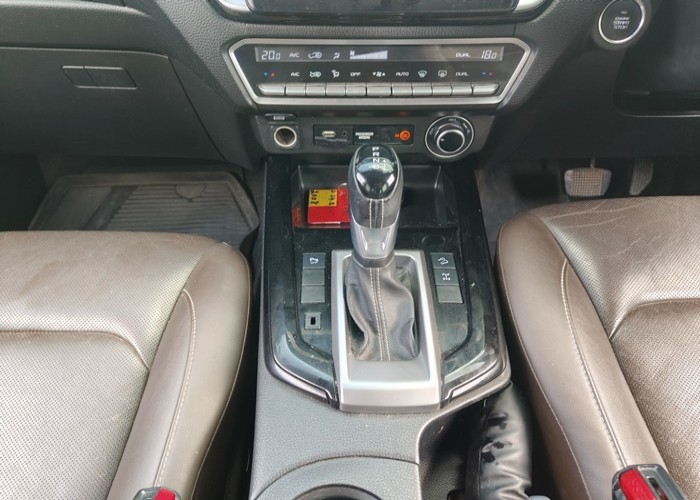 Used 10
                    ISUZU
                     for Sale Image