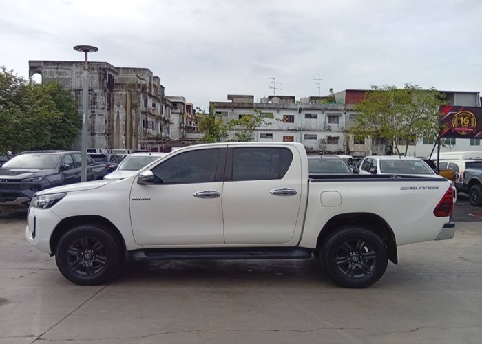Used 12
                    TOYOTA
                     for Sale Image
