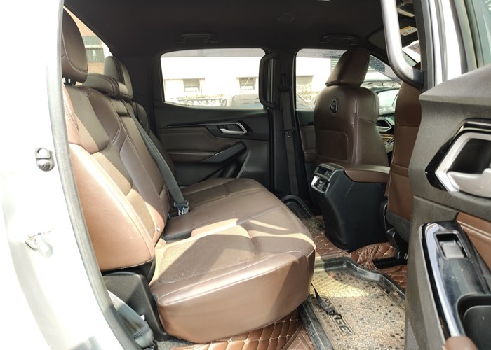 Used 7
                    ISUZU
                     for Sale Image