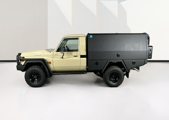 Used 1
                    TOYOTA
                     for Sale Image