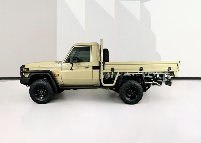 Used 1
                    TOYOTA
                     for Sale Image