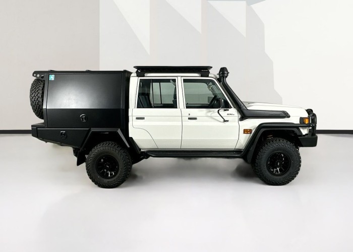 Used 1
                    TOYOTA
                     for Sale Image