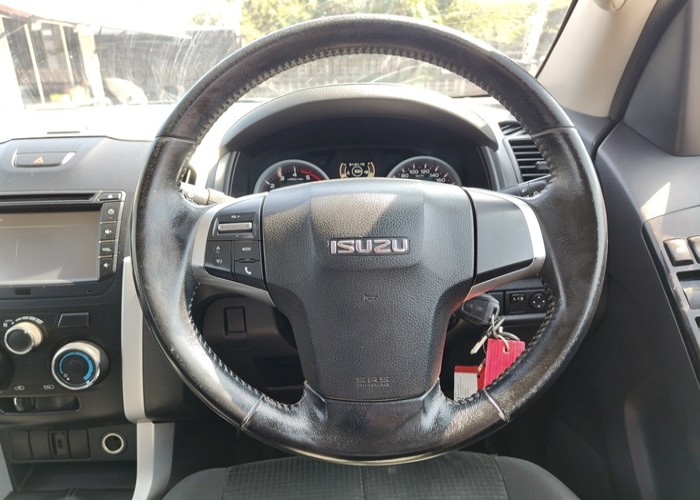 Used 3
                    ISUZU
                     for Sale Image
