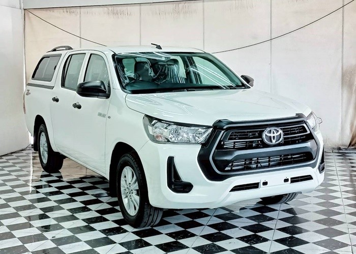 Used 12
                    TOYOTA
                     for Sale Image