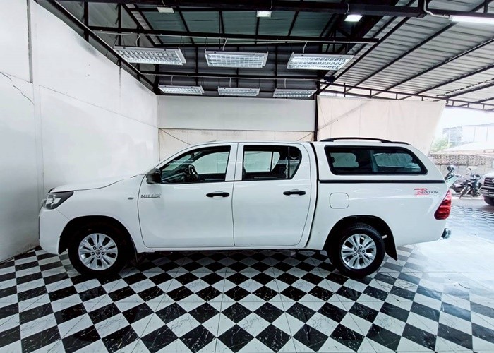 Used 12
                    TOYOTA
                     for Sale Image