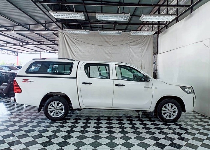 Used 12
                    TOYOTA
                     for Sale Image