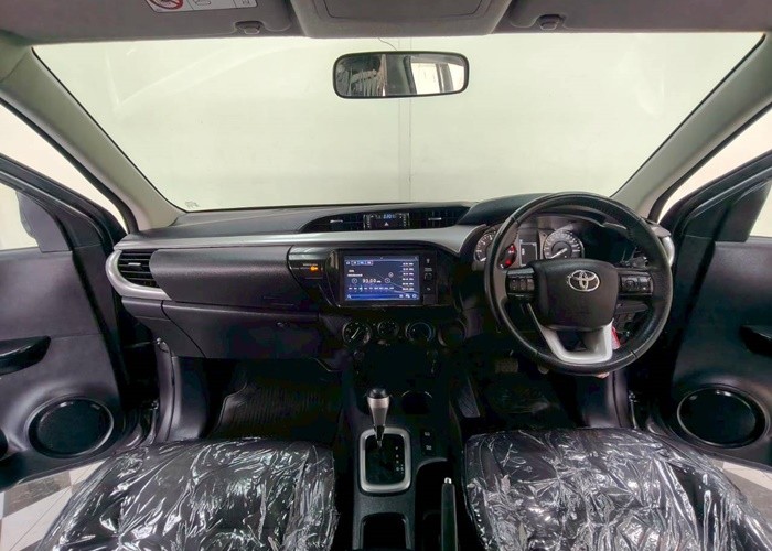 Used 12
                    TOYOTA
                     for Sale Image