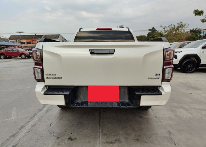 Used 10
                    ISUZU
                     for Sale Image