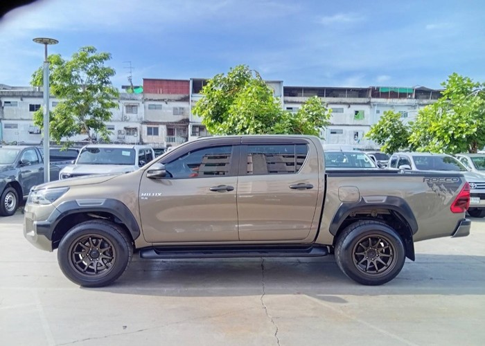 Used 5
                    TOYOTA
                     for Sale Image