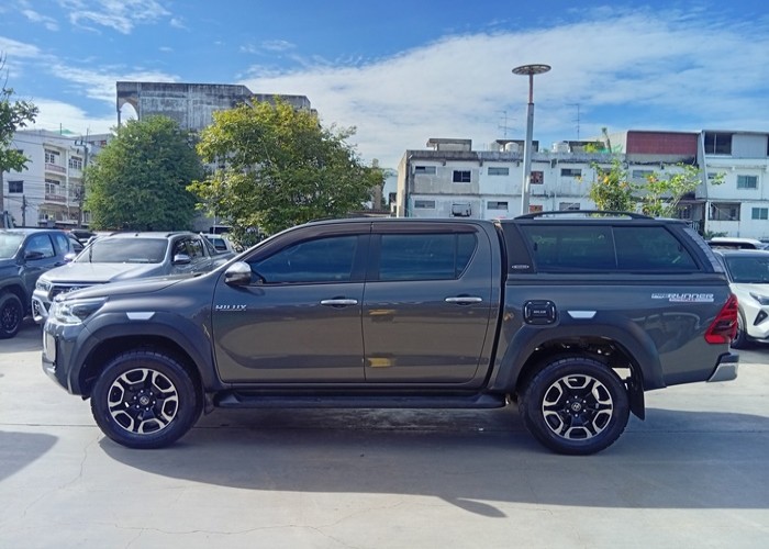 Used 5
                    TOYOTA
                     for Sale Image