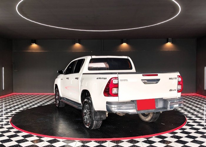 Used 5
                    TOYOTA
                     for Sale Image