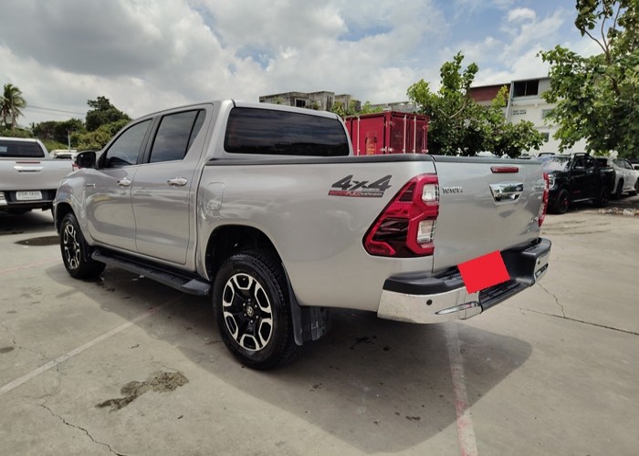 Used 8
                    TOYOTA
                     for Sale Image