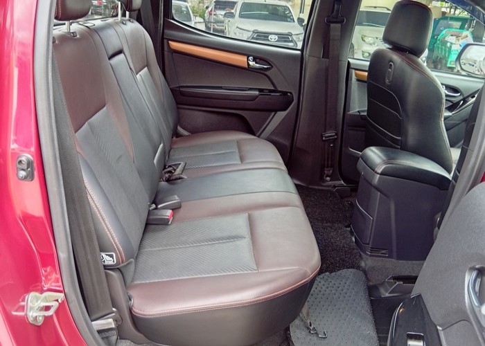 Used 1
                    ISUZU
                     for Sale Image