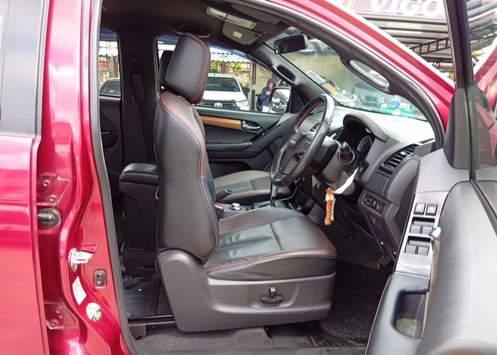 Used 1
                    ISUZU
                     for Sale Image
