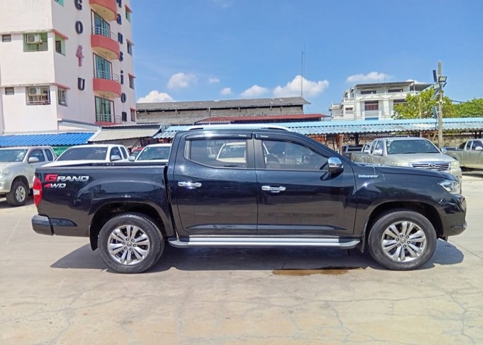 Used 9
                    MG
                     for Sale Image