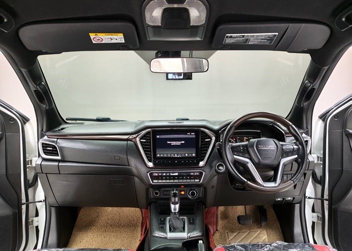 Used 1
                    ISUZU
                     for Sale Image
