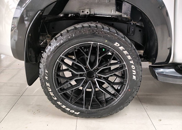 Used 1
                    ISUZU
                     for Sale Image