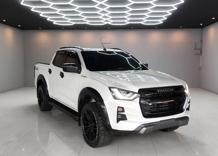 Used 1
                    ISUZU
                     for Sale Image