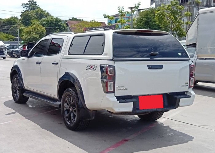 Used 8
                    ISUZU
                     for Sale Image