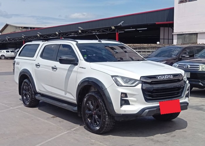 Used 8
                    ISUZU
                     for Sale Image