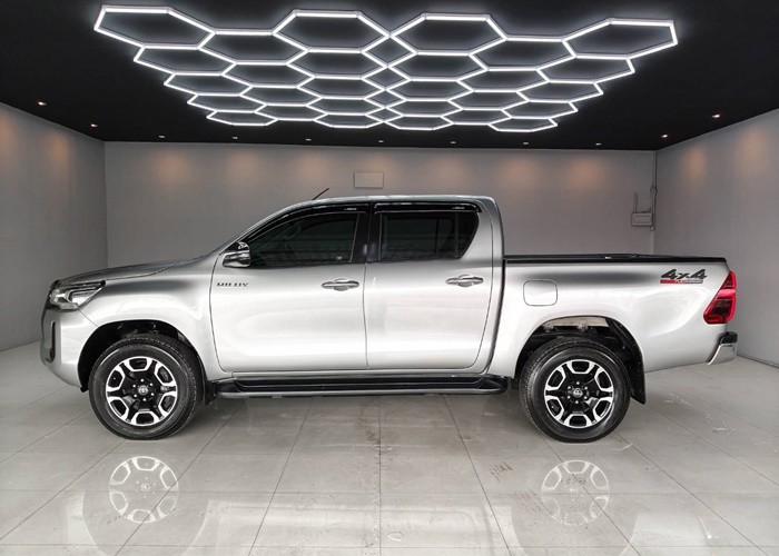 Used 6
                    TOYOTA
                     for Sale Image