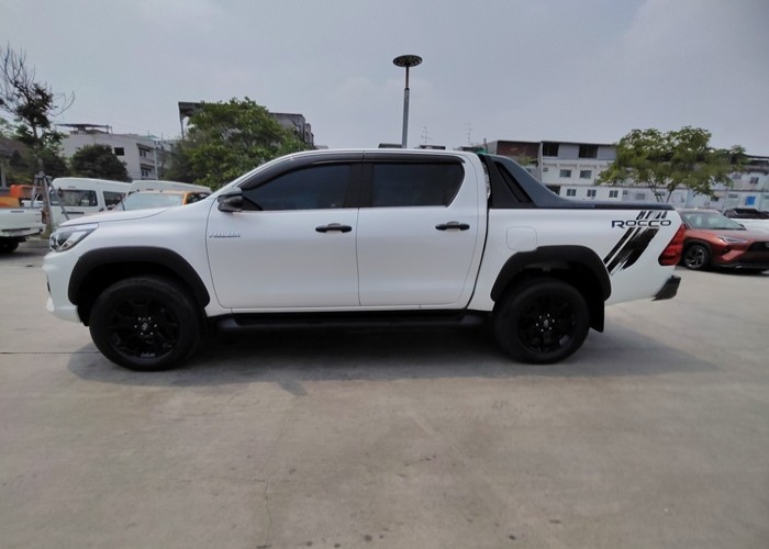 Used 5
                    TOYOTA
                     for Sale Image