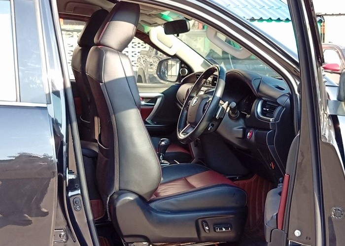 Used 5
                    TOYOTA
                     for Sale Image