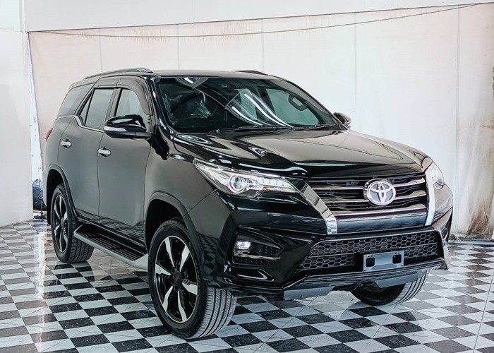 Used 5
                    TOYOTA
                     for Sale Image
