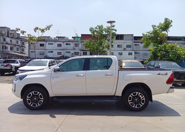 Used 12
                    TOYOTA
                     for Sale Image