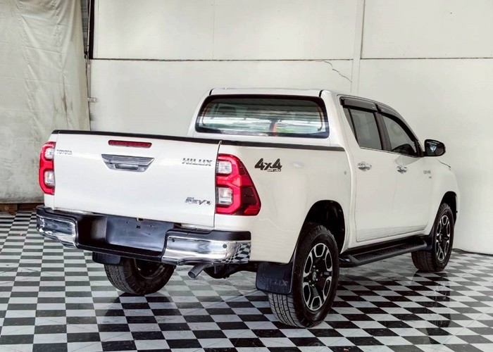 Used 12
                    TOYOTA
                     for Sale Image