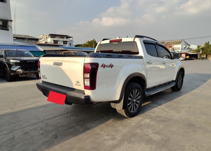 Used 1
                    ISUZU
                     for Sale Image