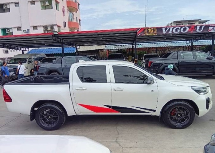 Used 8
                    TOYOTA
                     for Sale Image