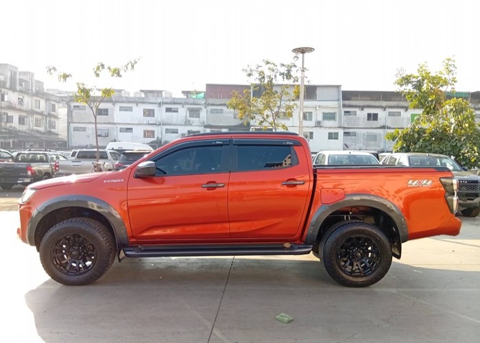 Used 11
                    ISUZU
                     for Sale Image