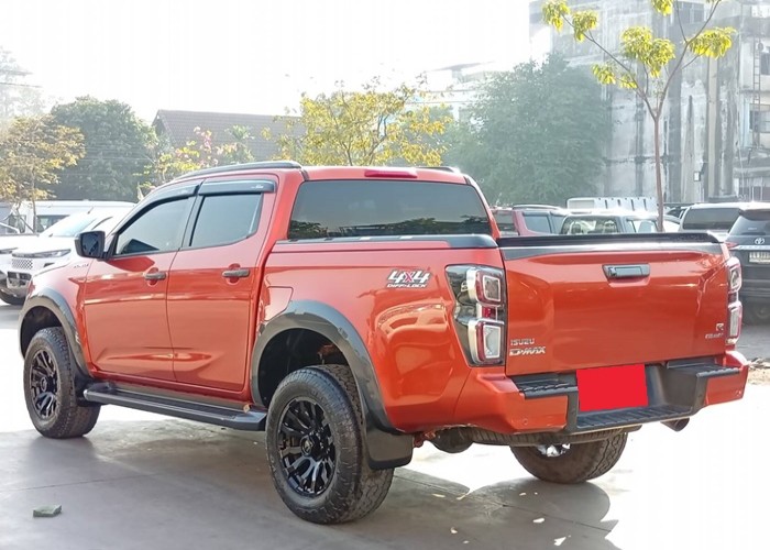 Used 11
                    ISUZU
                     for Sale Image