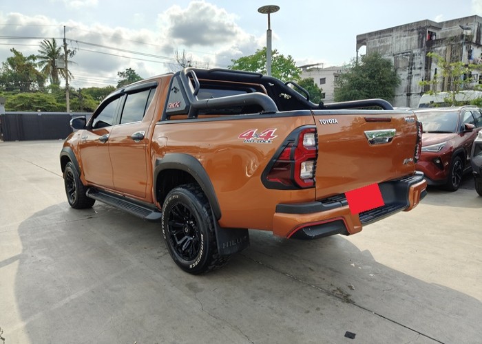 Used 12
                    TOYOTA
                     for Sale Image