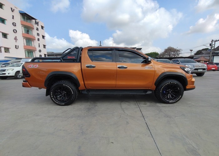 Used 12
                    TOYOTA
                     for Sale Image