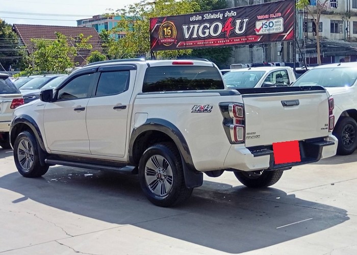 Used 10
                    ISUZU
                     for Sale Image