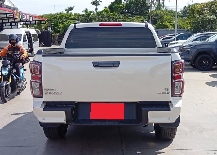 Used 10
                    ISUZU
                     for Sale Image