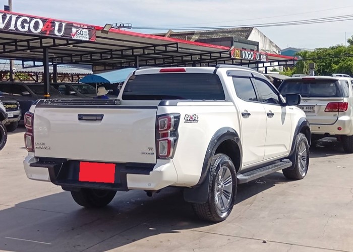 Used 10
                    ISUZU
                     for Sale Image