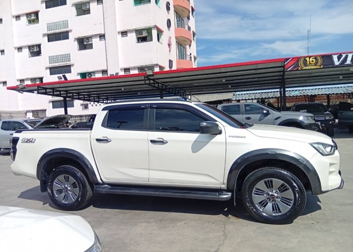 Used 10
                    ISUZU
                     for Sale Image